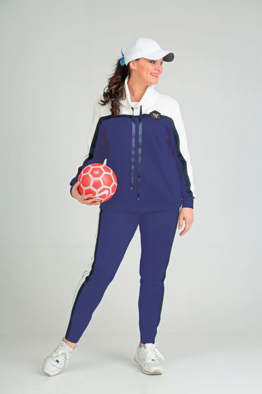 Large size sports suit for women