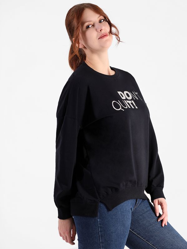 Sweatshirt in black with the inscription